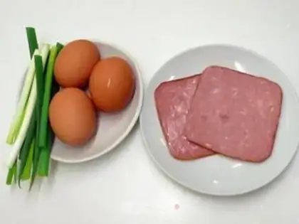 Make Onion ham and eggs step 0