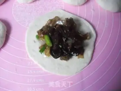 Make Fan onion pie step 8
