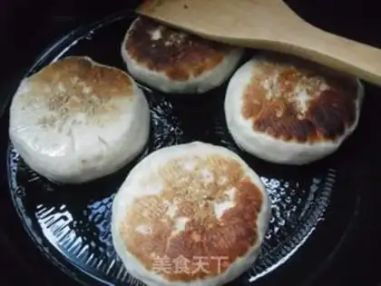 Make Fan onion pie step 10