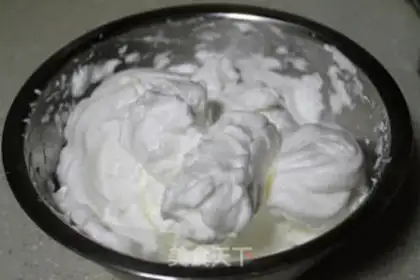 Make Double-coloured twilight cake step 3