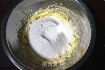 Make Glass and sugar cookies step 2