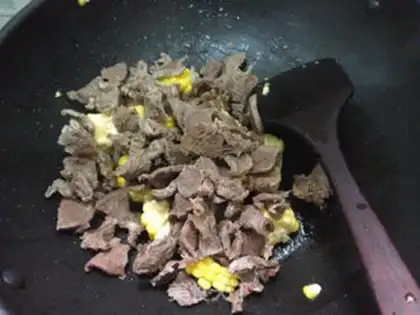 Make Garlic corn beef step 6