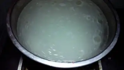Make Scrawny meat porridge step 1