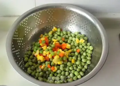 Make Bacon fried pea step 1