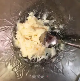 Make Happy Mickey Mashed Potato step 5