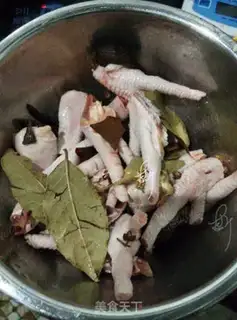 Make Homemade safe pepper claws step 3
