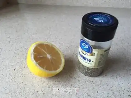 Make Black pepper salmon step 1