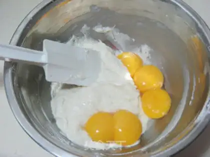 Make Coconut Chifeng cake step 2