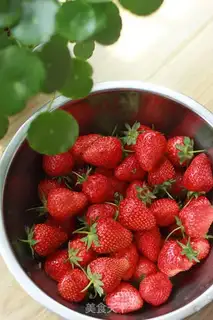 Make Strawberry sauce step 0