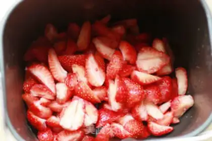 Make Strawberry sauce step 4