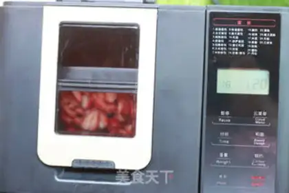 Make Strawberry sauce step 5