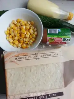 Make Bag salad sandwich step 0