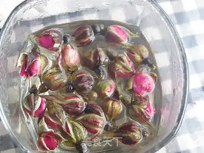 Make Rose waffles step 1