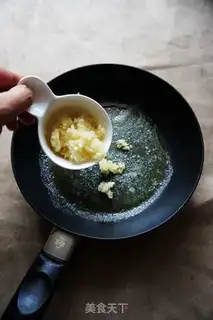 Make Garlic on the side steamed lobster step 6
