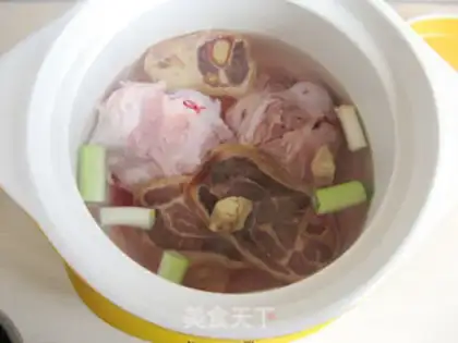 Make Sea ham stick bone soup step 4