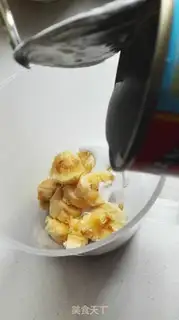 Make Coconut banana shake step 2