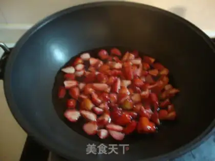 Make Homemade strawberry sauce step 1