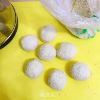 Make Empty rice balls step 5