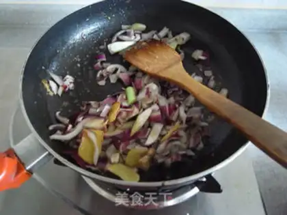 Make Thai curry crab step 2