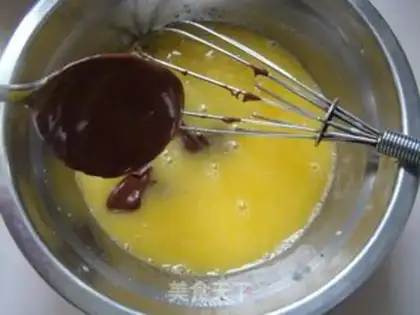 Make Chocolate mousse pelvis cake step 2