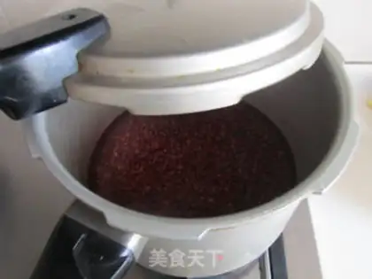 Make Red bean pineapple bun step 4