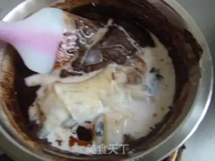 Make Chocolate mousse pelvis cake step 12