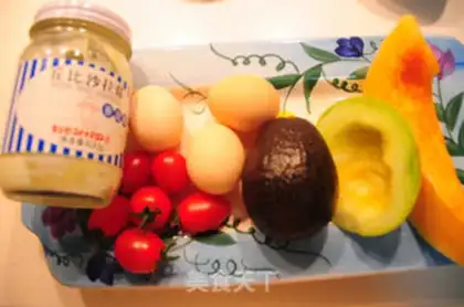 Make Tomato egg salad step 1