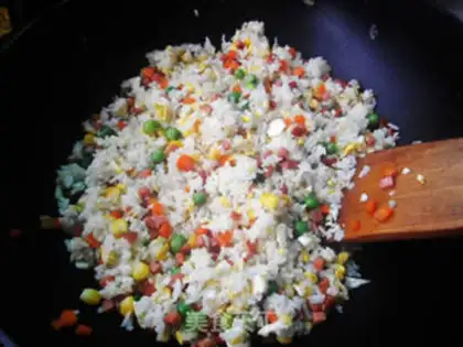 Make Yangzhou fried rice step 9