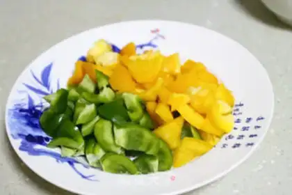 Make Pepper chicken step 1