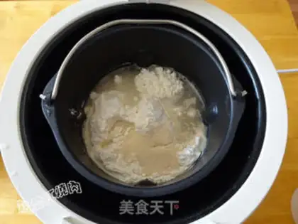 Make Sesame sauce, red sugar rolls step 4