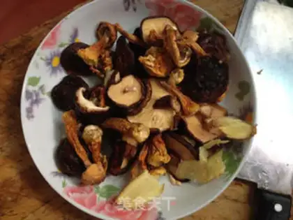 Make Two fungus soup step 1