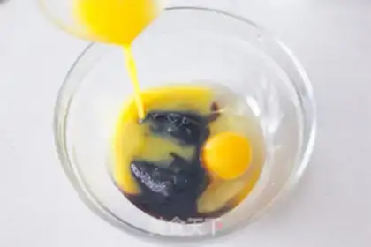 Make Cheese chocolate pie step 2