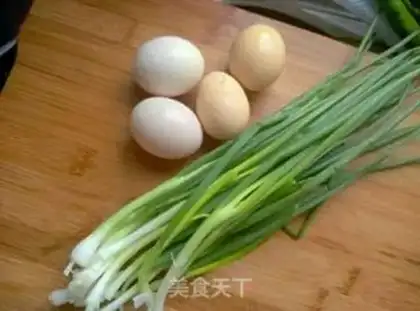 Make Onion fried eggs step 0