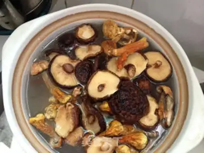 Make Two fungus soup step 4