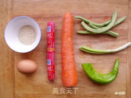 Make Five eggs of fried rice step 1