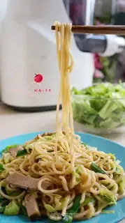 Make Beef noodles step 19