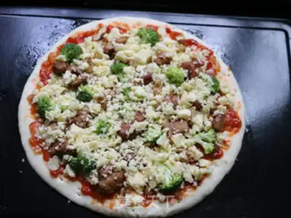 Make walnut chicken pizza step 7