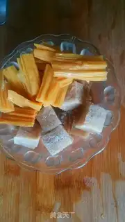 Make The salted fish scabbles are frozen tofu step 1