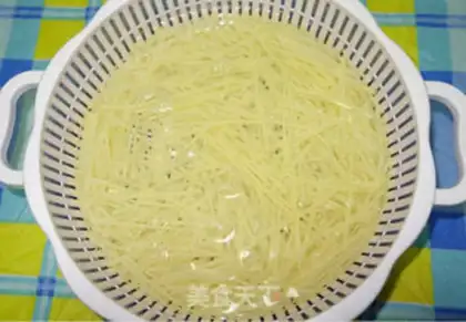 Make Spicy potatoes step 1