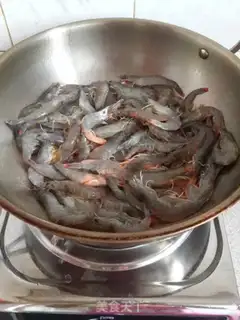 Make Spicy shrimp step 4