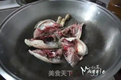 Make Tofu fish head soup step 2