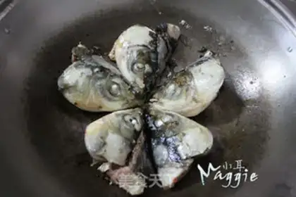 Make Tofu fish head soup step 3