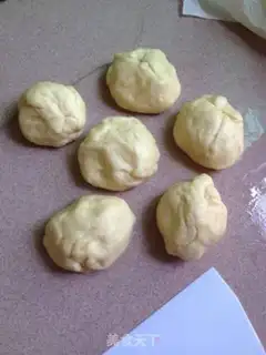 Make cucumber hot dog bread step 3