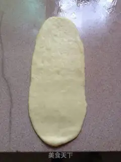 Make cucumber hot dog bread step 4