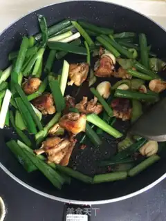 Make Little onion chicken wings step 6