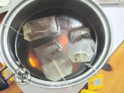 Make Honey iced lemon tea step 1