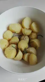 Make Rosemary potato salad step 4