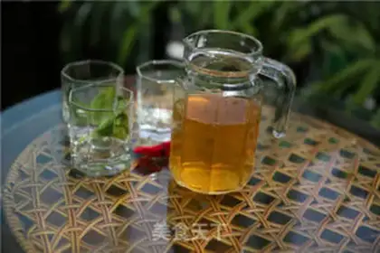 Make Iced honey mint tea step 3