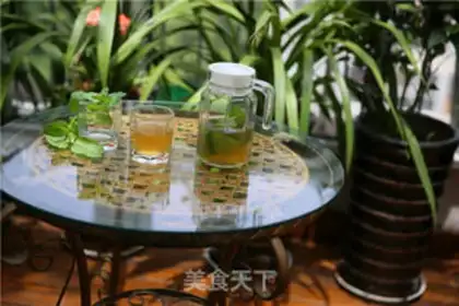 Make Iced honey mint tea step 7