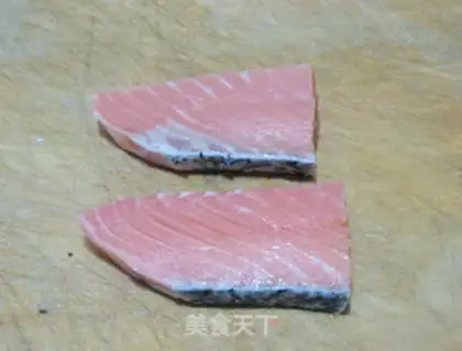 Make Fried salmon and butter and salad step 7